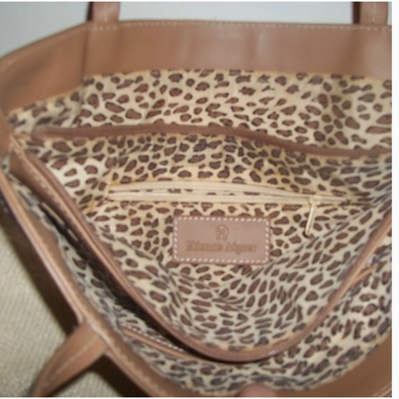 ETIENNE AIGNER Woven Straw Raffia gorgeous purse - Picture 2 of 2